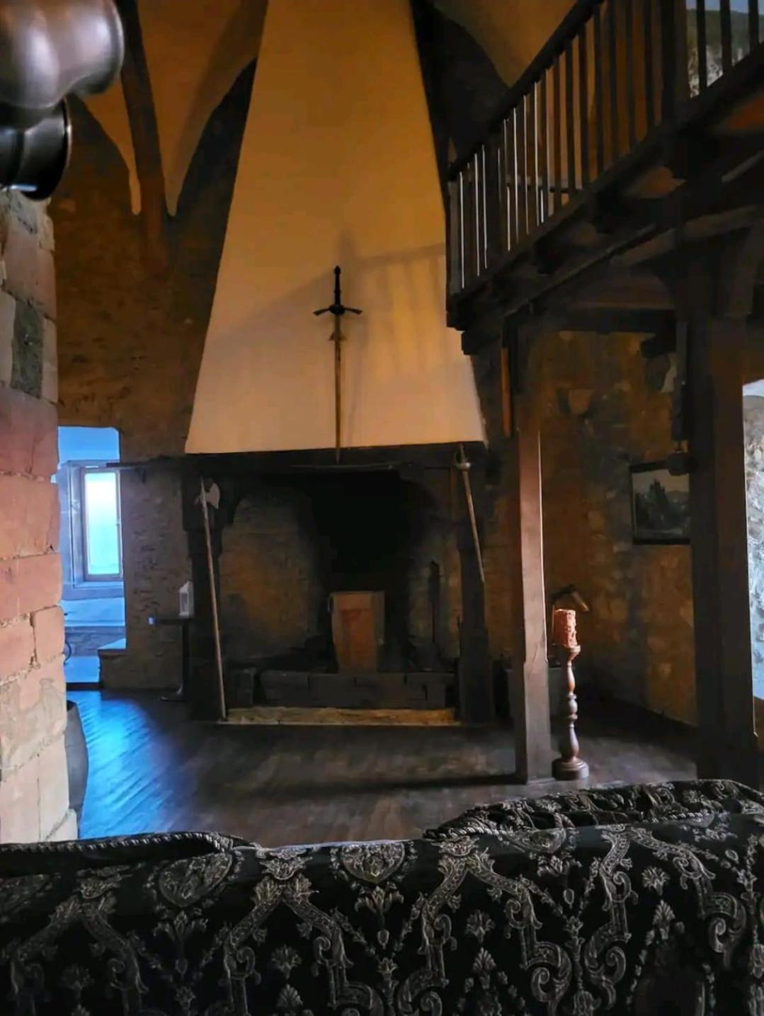Burg Hermannstein - Rittersaal Wetzlar Kültér fotó